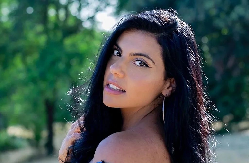 Giorgia-Di-Vittorio-Wallpapers-Insta-Fit-Bio-10