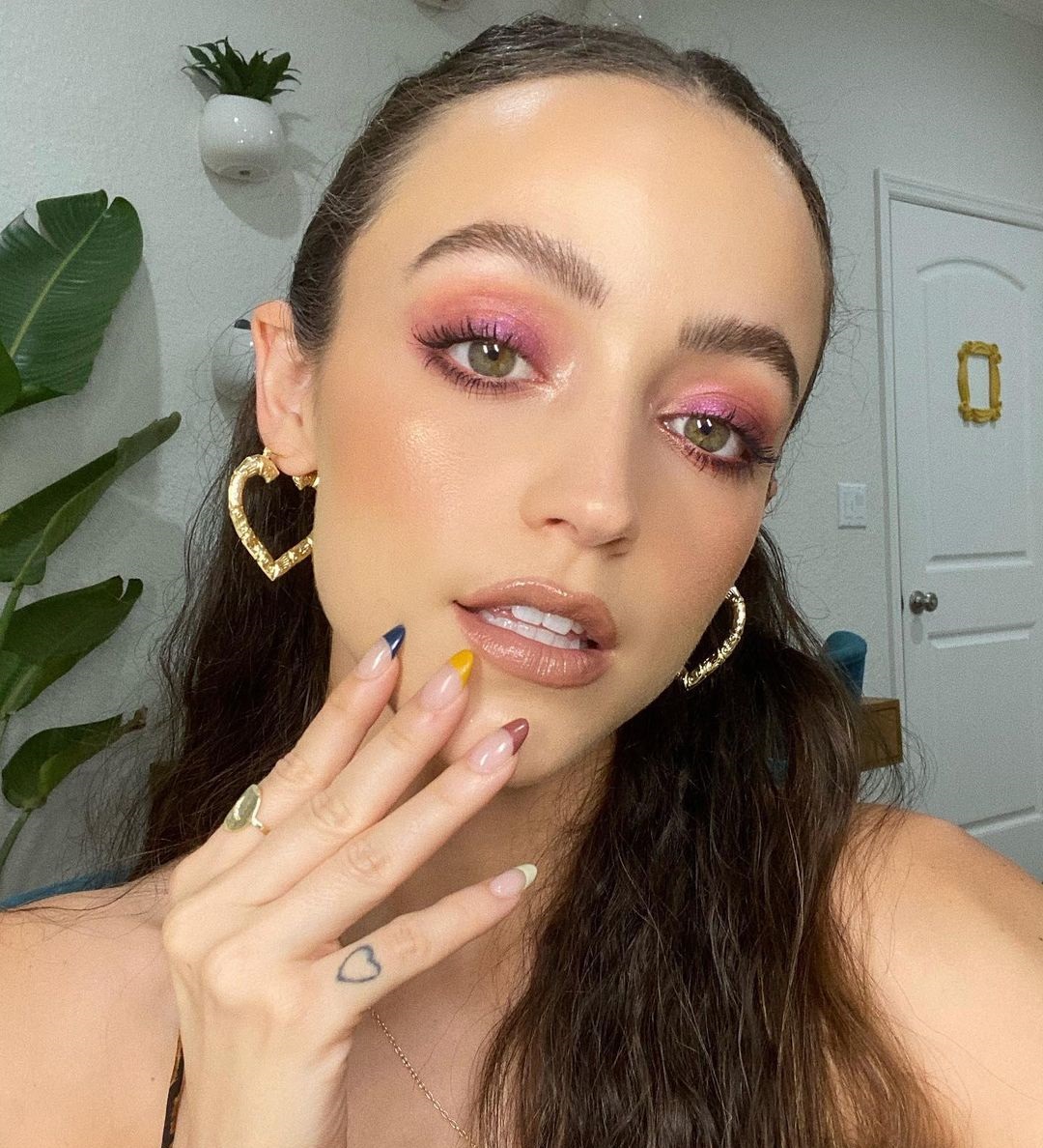 Kathleen-Fuentes-Wallpapers-Insta-Fit-Bio-12